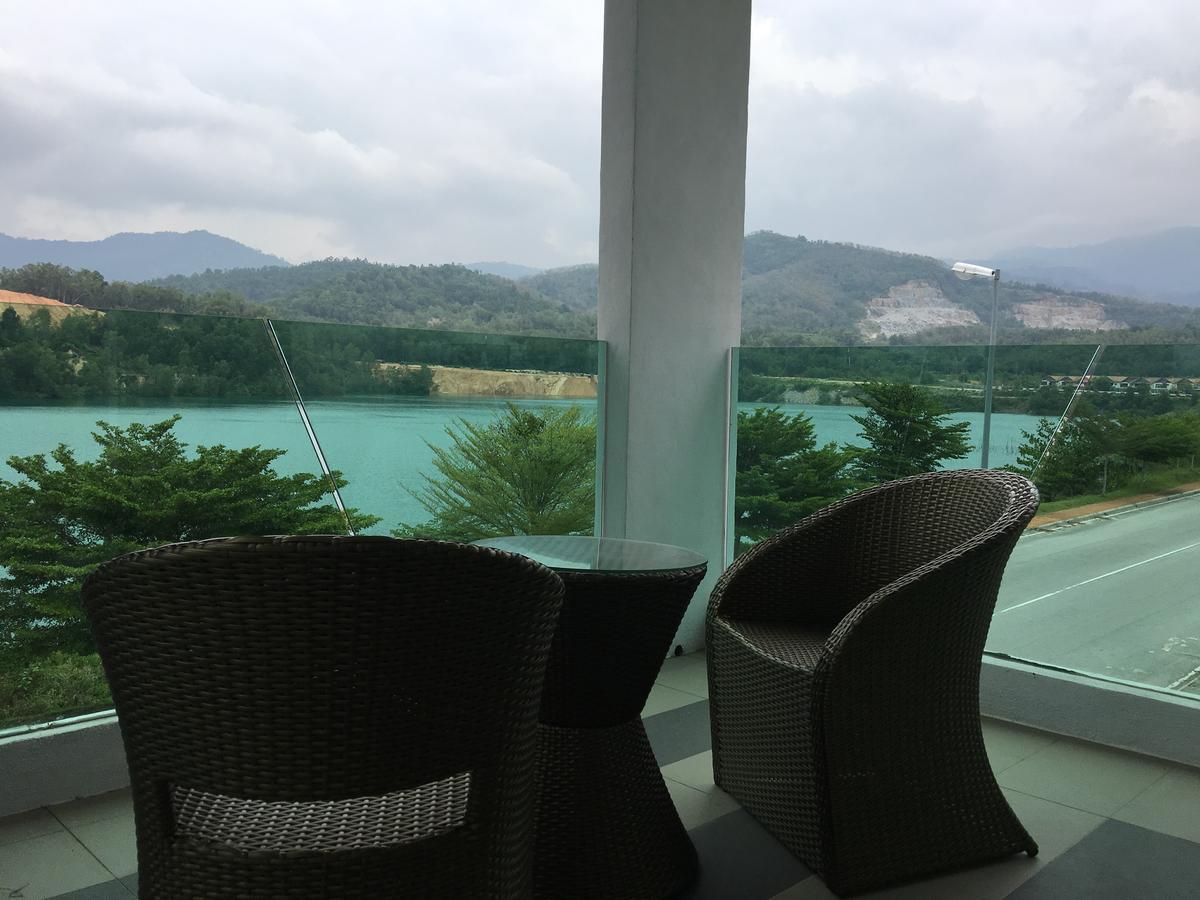 Clearwater Bay Lahat Mines Homestay *